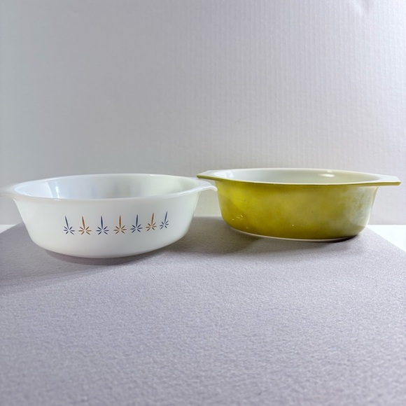 VTG Anchor Hocking/Fire King Candle Glow Milk Glass Casserole Dish & PYREX Dish - Picture 1 of 14